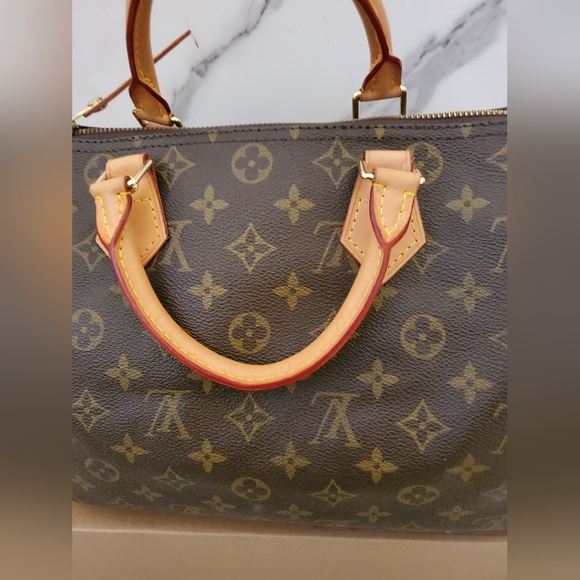 Authentic Louis Vuitton Speedy 30 - Picture 7 of 17